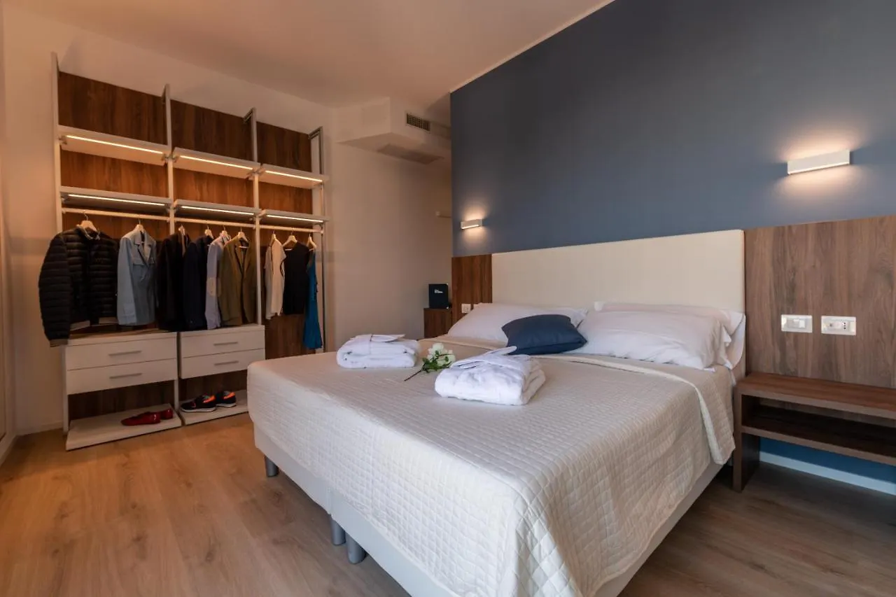 Hotel Mondial Lido di Jesolo 3*,