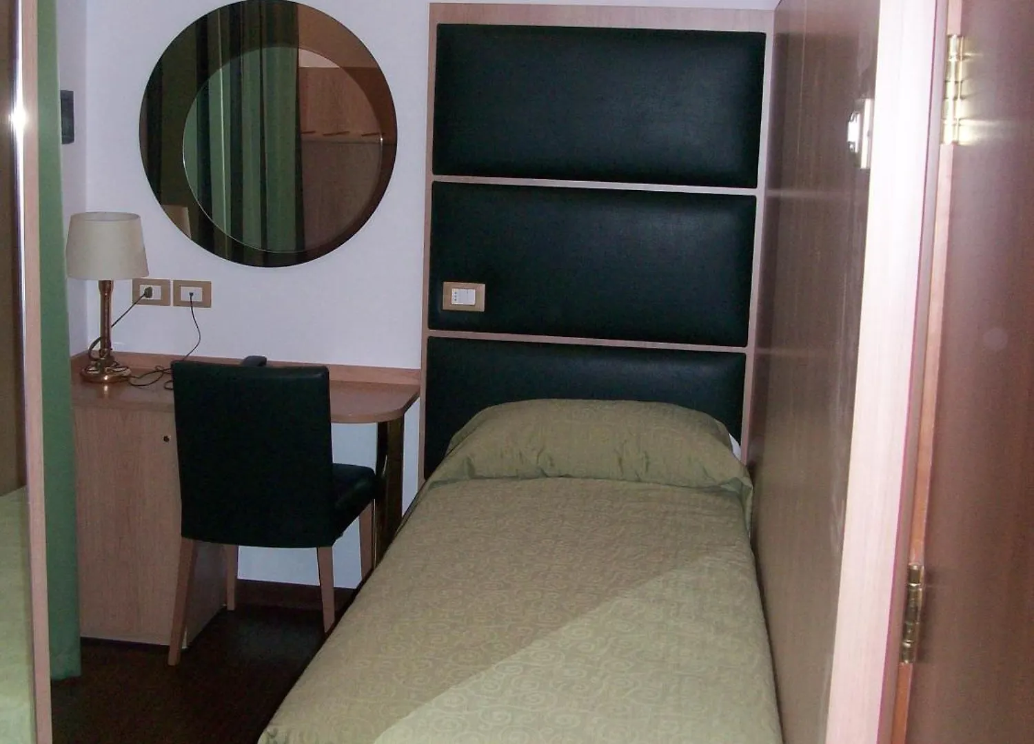 Hotel Mondial Lido di Jesolo 3*,  Italy