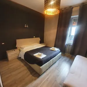 Sira House 2*, Milánó Olaszország