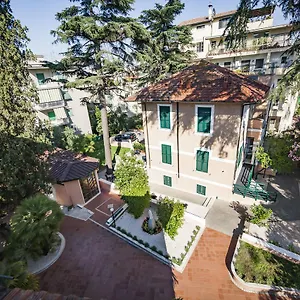 https://villa-aurora-residence-hostel.it-romehotels.com