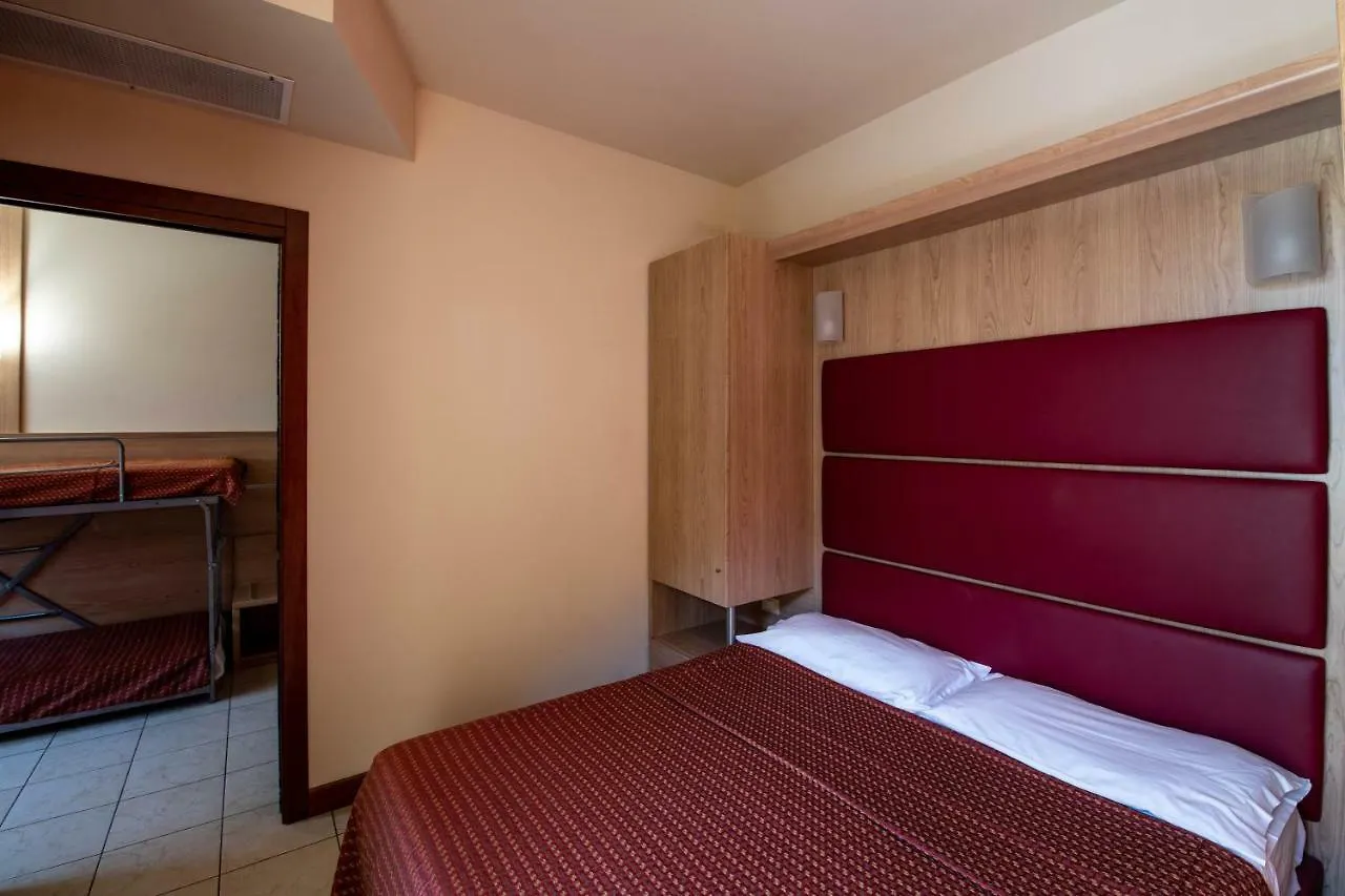 Hotel Mondial Lido di Jesolo 3*,  Italien